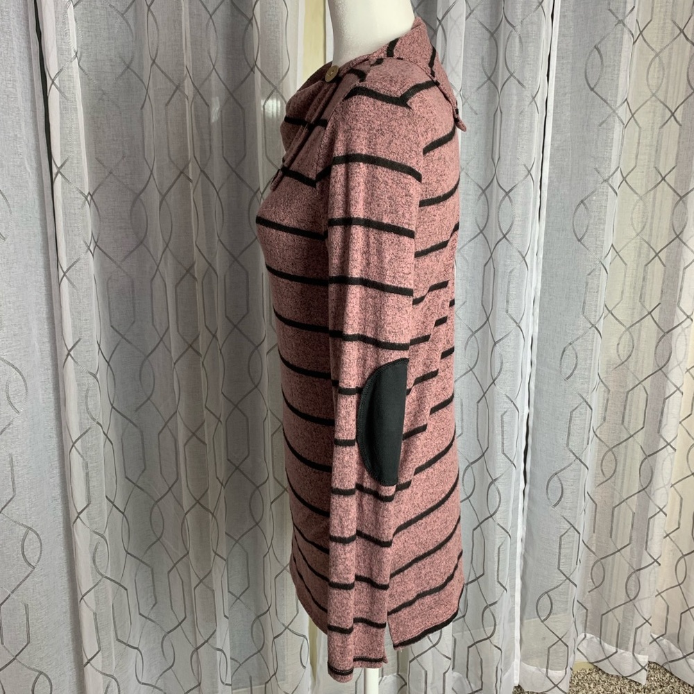 Vanilla Bay Elbow Patch Sweater Size Small - Picture 2 of 6